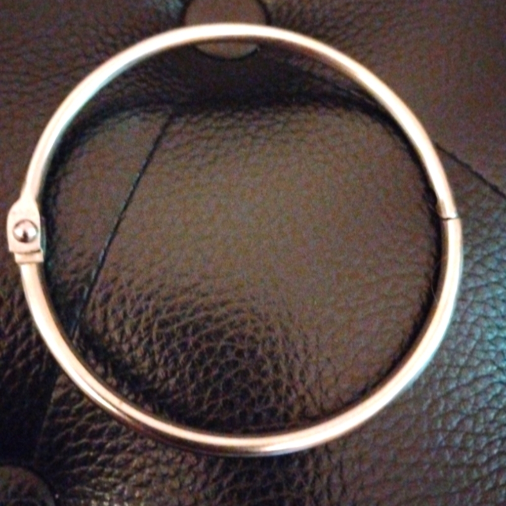 Elegant Silver Bangle Bracelet Or Key Chain Metal